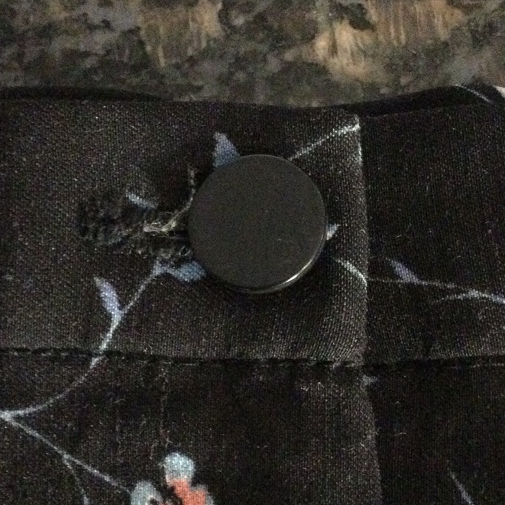 Primark Black Floral Skinny Pants - Picture 3 of 9